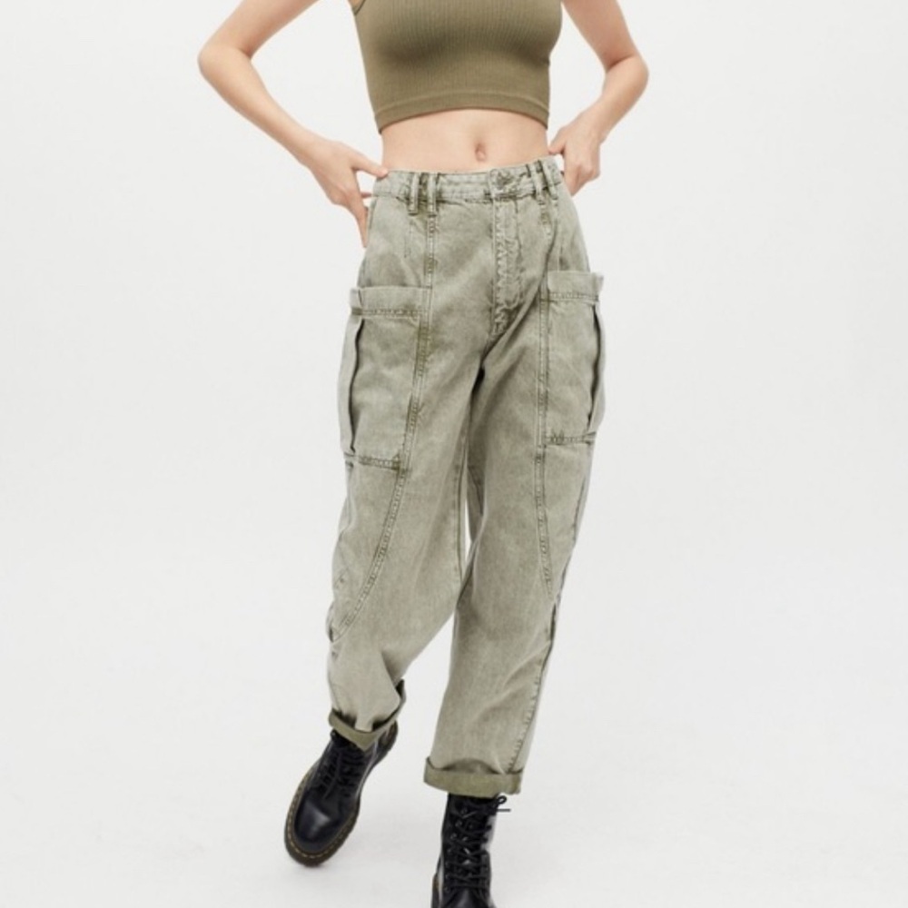 BDG Tess High-Waisted Utility Jean in Olive Green Color